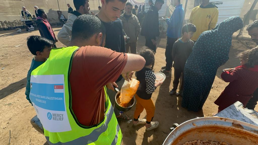 Food Distribution (Credit:Mercy Relief)